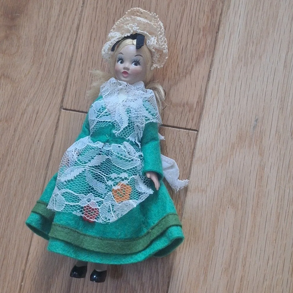 Lenci Torino Vintage Miniature Felt Doll Lace Apron Bonnet Green 7.5 Inch